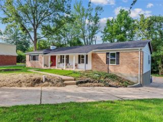 Foreclosed Home - 5 OTTERBURN CT, 63033