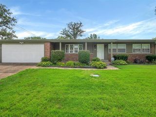Foreclosed Home - 2850 N WATERFORD DR, 63033