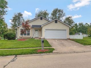 Foreclosed Home - 14303 JAMESTOWN BAY DR, 63034