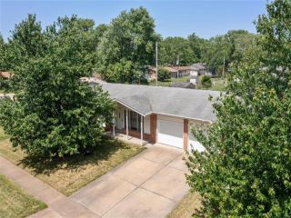 Foreclosed Home - 7299 TOWN AND COUNTRY PL, 63042