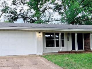 Foreclosed Home - 8412 BRIDLE SPUR DR, 63042