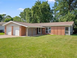 Foreclosed Home - 498 COACH LIGHT LN, 63042