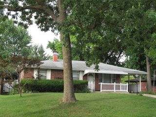 Foreclosed Home - 811 RIDERWOOD DR, 63042