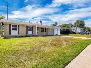 Foreclosed Home - 12010 GLENPARK DR, 63043