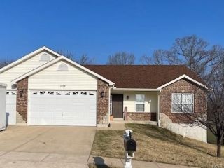 Foreclosed Home - 1029 STONEWICK CT, 63048