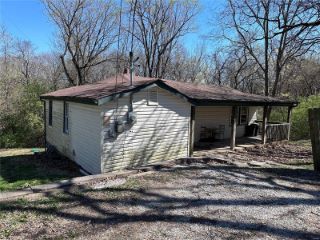 Foreclosed Home - 4636 KIRCHOFF LN, 63052