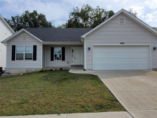 Foreclosed Home - 1352 GREY WOLF DR, 63052