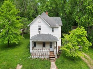 Foreclosed Home - 1007 OLIVE ST, 63068