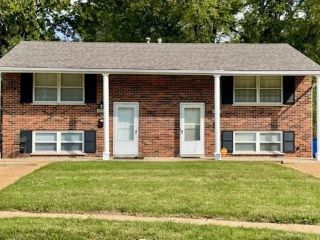 Foreclosed Home - 4020 ESSELDALE DR, 63074