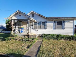 Foreclosed Home - 212 E ROOSEVELT AVE, 63084