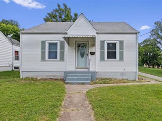 Foreclosed Home - 713 E MAIN ST, 63084