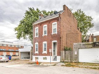 Foreclosed Home - 2010 CUSHING ST, 63104