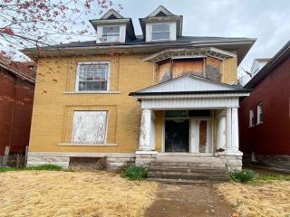 Foreclosed Home - 5175 KENSINGTON AVE, 63108