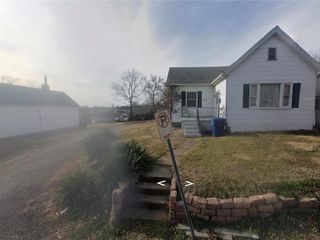 Foreclosed Home - 1329 HUGHES PL, 63110