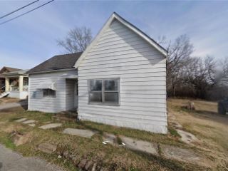 Foreclosed Home - 1320 HUGHES PL, 63110
