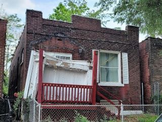 Foreclosed Home - 2514 GROVER ST, 63112