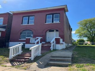 Foreclosed Home - 1391 GRANVILLE PL, 63112