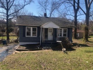 Foreclosed Home - 8608 BETTY LEE AVE, 63114