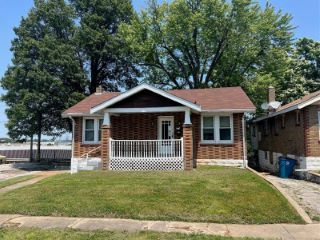 Foreclosed Home - 8237 JOHN PL, 63114