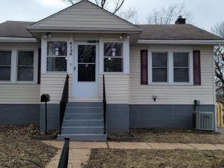 Foreclosed Home - 8136 ELLERTON AVE, 63114