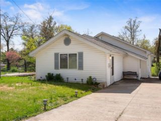 Foreclosed Home - 2223 HOOD AVE, 63114