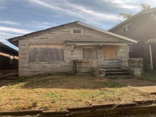 Foreclosed Home - 4420 MARCUS AVE, 63115