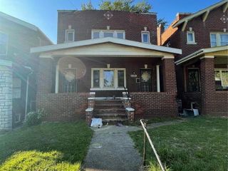 Foreclosed Home - 5085 N KINGSHIGHWAY BLVD, 63115
