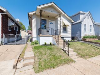 Foreclosed Home - 3947 Randall Street, 63116