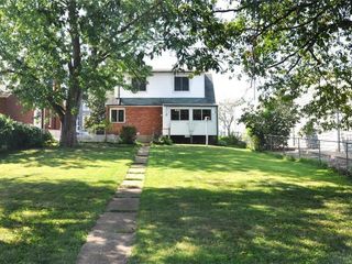 Foreclosed Home - 1306 BOLAND PL, 63117