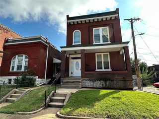 Foreclosed Home - 4142 IOWA AVE, 63118