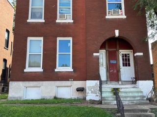 Foreclosed Home - 2746 OSAGE ST, 63118