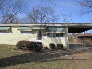 Foreclosed Home - 9001 CRANBERRY LN, 63121