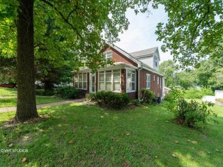 Foreclosed Home - 3605 Oakmount Ave, 63121