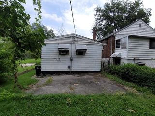 Foreclosed Home - 4211 RAVENWOOD AVE, 63121