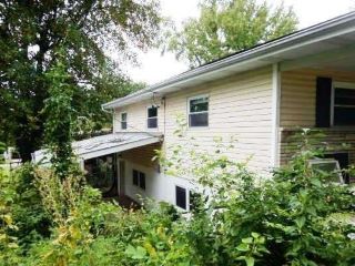 Foreclosed Home - 8901 SOMERSET LN, 63121