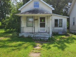 Foreclosed Home - 4010 CEDARWOOD AVE, 63121