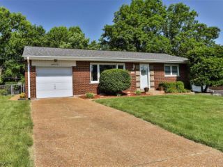 Foreclosed Home - 8409 CRAIGHILL DR, 63123