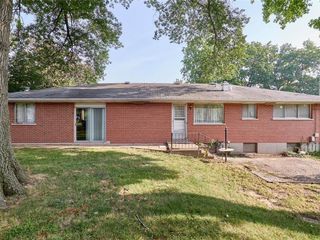 Foreclosed Home - 5904 DEERWOOD DR, 63123