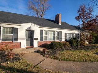 Foreclosed Home - 2348 S MCKNIGHT RD, 63124