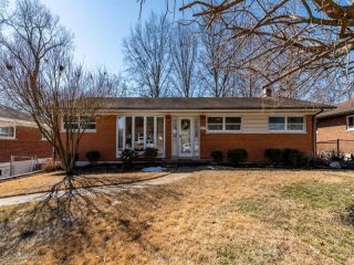 Foreclosed Home - 8823 RED OAK DR, 63126