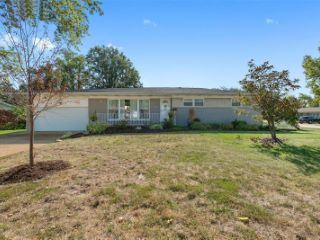 Foreclosed Home - 9248 LAVANT DR, 63126