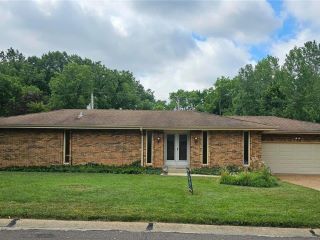 Foreclosed Home - 5814 PEBBLE OAK DR, 63128