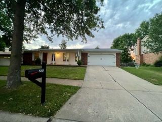 Foreclosed Home - 5707 HIDDEN STONE DR, 63129
