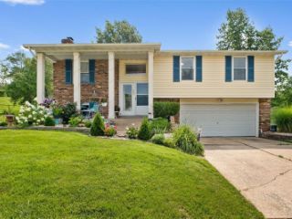 Foreclosed Home - 2705 WINDFORD CT, 63129