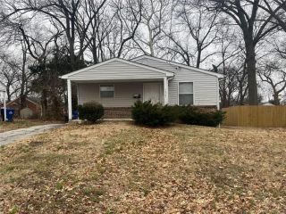 Foreclosed Home - 1222 BACKER ST, 63130