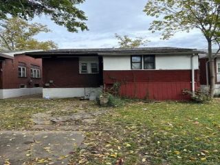 Foreclosed Home - 6300 CABANNE AVE, 63130