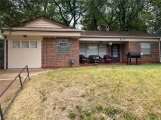 Foreclosed Home - 1236 BACKER ST, 63130