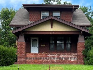 Foreclosed Home - 1109 PENNSYLVANIA AVE, 63130
