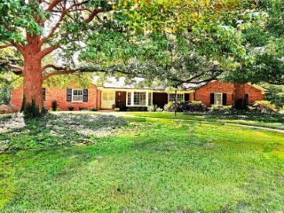 Foreclosed Home - 1627 DUNMORR DR, 63131