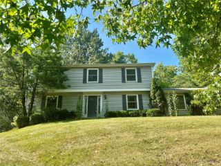 Foreclosed Home - 445 WHITEHORSE CT, 63131